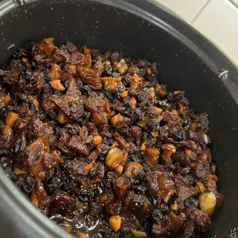 Slow Cooker Festive Mincemeat Jules of the Kitchen